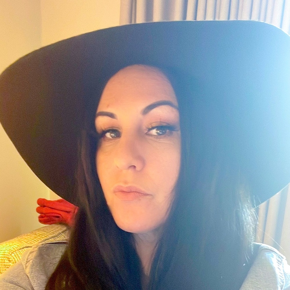 Meet your Posher, Tara